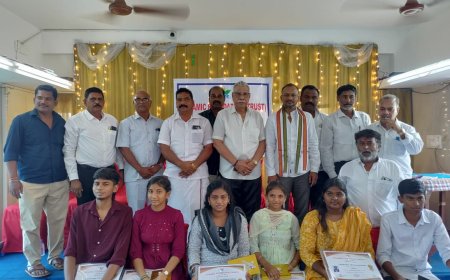 சென்னை பெரம்பூரில் மாணவர்களுக்கு பாராட்டு விழா